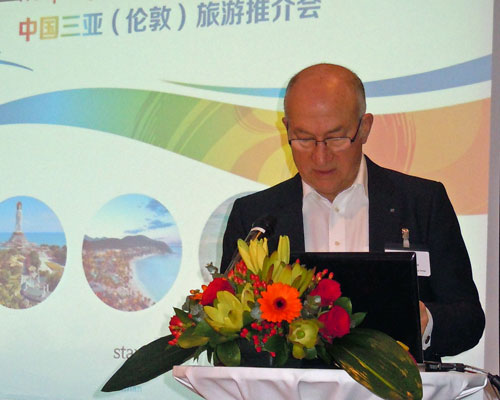 2018_APR_China-Presentation Philip Cooke, MD of The DMG, training Chinese travel industry VIPs